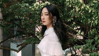 桂綸鎂罕見長髮現身！變公主噴女人味