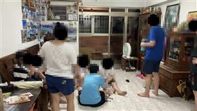  20坪客廳擠14人！他1舉動得罪親友　網推爆：你是對的（圖／翻攝自爆怨2公社）