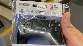 爆廢／等了一年！終於拿到「PS4手把」悠遊卡　他嘆：但興奮感也沒了。（圖／翻攝自爆廢公社）