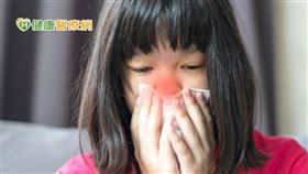 「其實過敏控制越早越好。」魏正宗教授強調，國小、青少年就要控制過敏，才不會變氣喘，至於女性最好懷孕前治好過敏，可以減少遺傳給小孩的機率。