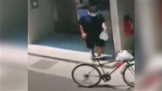 阿伯見無人取餐偷拿　外送員險遭冤枉