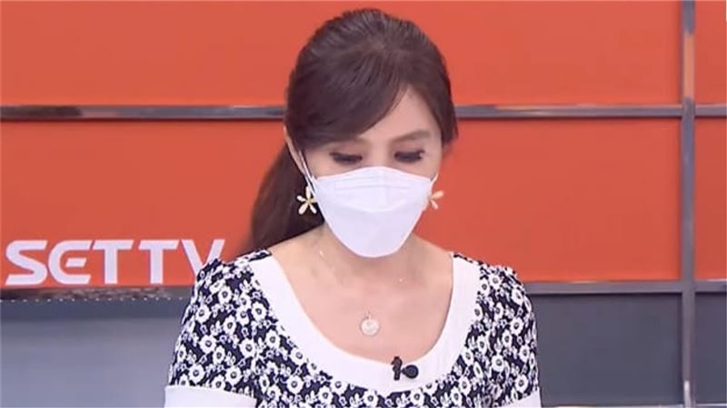 女神主播戴口罩主持　網狂讚：太美了