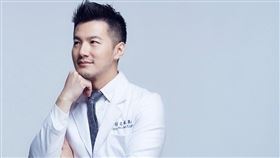 毒理學專家招名威提。(圖／翻攝自招名威教授 毒理威廉臉書)