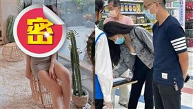 網路瘋傳身材惹火的女子填實名制時，彎腰露半球險走光。（圖／翻攝自mickey19960603 IG）