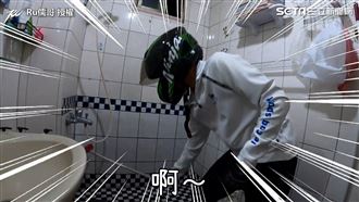 他全副武裝與蟑螂奮戰　嚇到全身狂抖