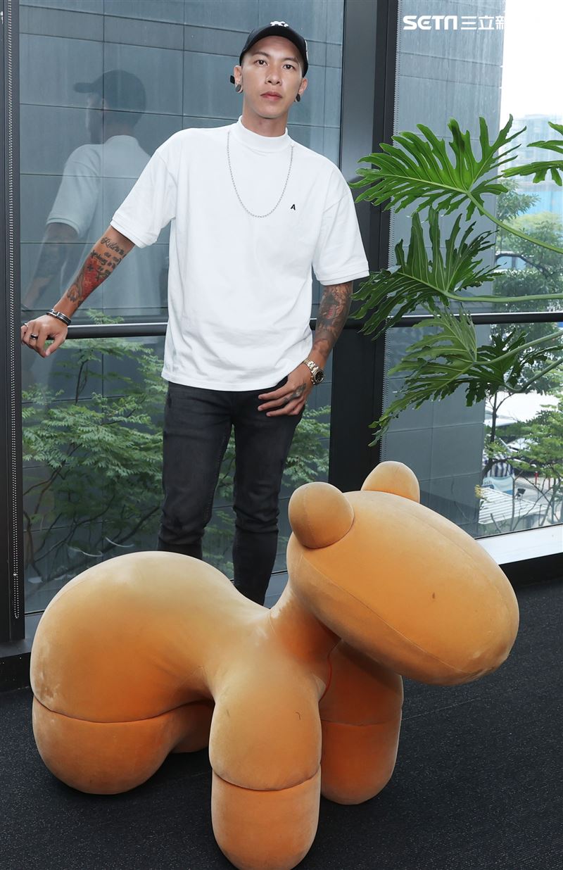 「全明星」小春三立新聞網專訪。（記者邱榮吉/攝影）