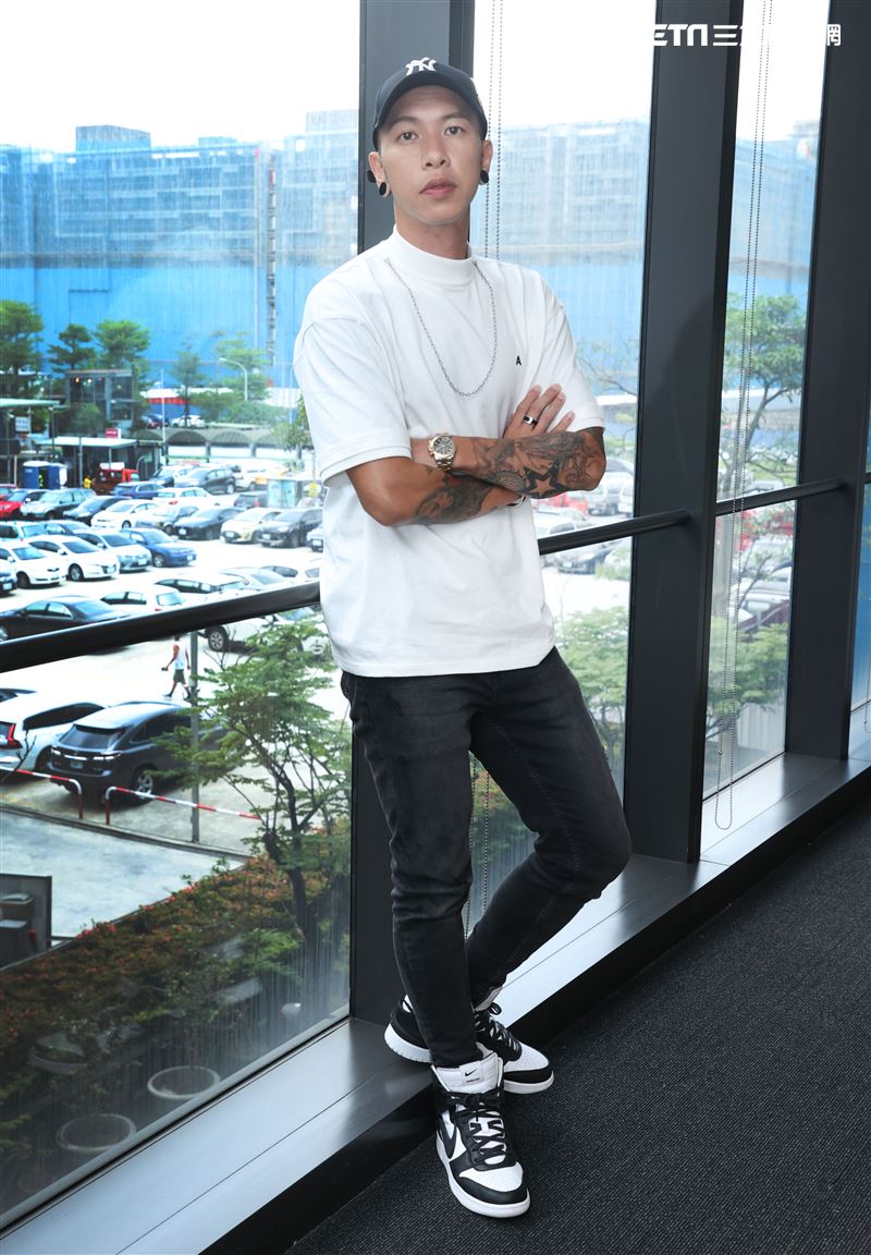 「全明星」小春三立新聞網專訪。（記者邱榮吉/攝影）