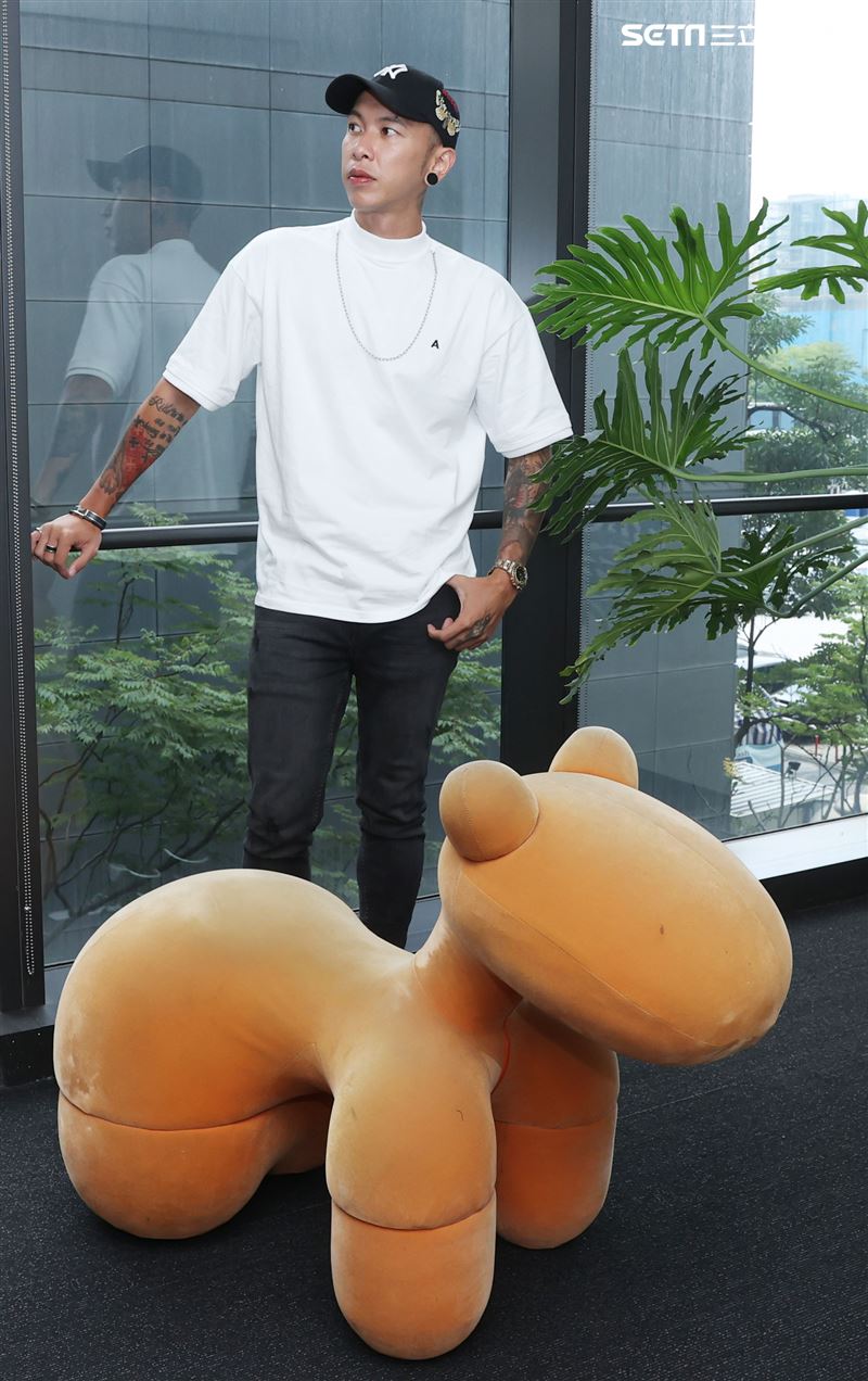 「全明星」小春三立新聞網專訪。（記者邱榮吉/攝影）