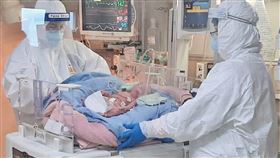 確診產婦呼吸窘迫！權威醫喊「我來就好」　他一聽原因哽咽　圖／翻攝自中山醫學大學附設醫院臉書