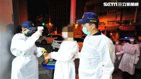 台南警方掃蕩大樓套房，一舉逮獲10名越南應召女子。（圖／翻攝畫面）