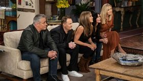 經典美劇《六人行：當我們又在一起》（Friends: The Reunion）。（圖／HBO Max提供）