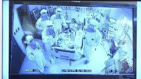 負壓隔離病房，5/8脫離葉克膜。（圖／翻攝自CDC記者會YouTube直播）