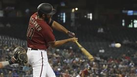 ▲邦加納（Madison Bumgarner）敲安打回打點卻僅投2局退場。（圖／美聯社／達志影像）