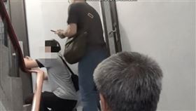 警方起獲9大箱的7906包毒咖啡、2公斤多的K他命，以及混合類毒品疑半成品（含安非他命及搖頭丸成分）、藍色藥丸（初驗含MDMA及苯二氮平類成分）等大批毒品。 翻攝畫面