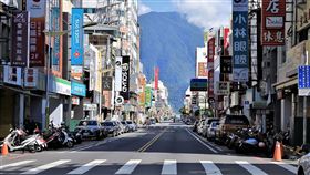 花蓮縣府媒合國際旅遊電商平台推防疫美食包國內武漢肺炎疫情嚴峻，觀光業者受到衝擊，為協助商家持續銷售產品及行銷宣傳，花蓮縣政府媒合國際旅遊電商平台，整合在地商圈店家商品，推出「防疫美食包」，在防疫期間透過平台，不論縣內、縣外民眾都可購買在地美食。（花蓮縣政府提供）中央社記者張祈傳真　110年6月3日