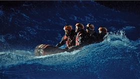 ▲台灣災難驚悚片《海霧》在中台灣影視基地實景拍攝，運用造浪池拍攝逼真的海難場面。（圖／中台灣影視基地提供）