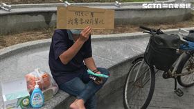 台北市街友表達自己想要接種疫苗的看法。（圖／人安基金會提供）