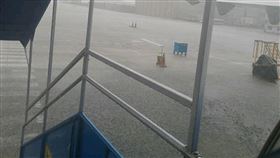 松山機場淹水 翻攝畫面