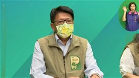 地方政府採購疫苗  潘孟安：依中央規定辦理疫情升溫，部分縣市長提議由地方政府採購疫苗，屏東縣長潘孟安（左）26日表示，他也接到詢問要不要買疫苗的電話，縣府一切將依中央規定辦理。（屏東縣政府提供）中央社　110年5月26日