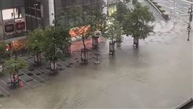 忠孝東路淹水 翻攝信義區三兩事