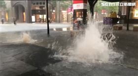 新光三越A4出現噴泉 翻攝畫面