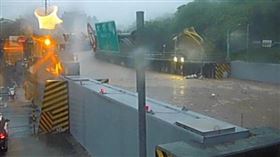 南深閘門,淹水,暴雨,台北,南港,(圖/爆廢公社