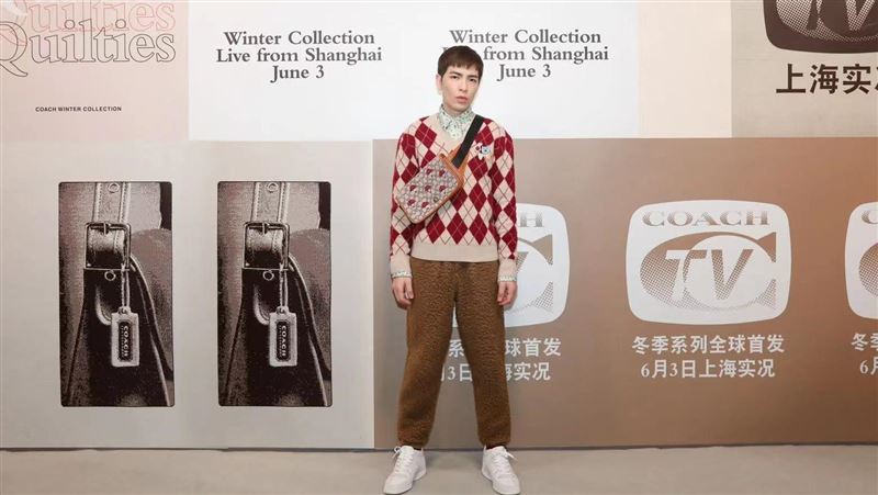 打疫苗後首露面　蕭敬騰學院風衝熱搜