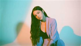 女歌手奧莉維亞。（圖／環球西洋提供）