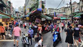 北投好市多一早又塞爆！傳統市場仍人擠人　網嘆：哪天不塞（圖／翻攝自台北之北投幫）