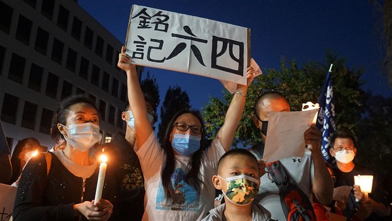 追求自由！港人洛杉磯為六四守夜