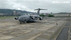 美國三議員美國聯邦參議員達克沃絲（Ladda Tammy Duckworth）、蘇利文（Daniel Scott Sullivan）及昆斯（Christopher Andrew Coons)來台，吳釗燮接機。C-17戰略戰術運輸機