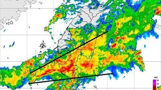 南部雨量紫爆　鄭明典：這條雨帶很強