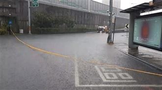 新／雨彈整夜狂炸高雄　多處災情傳出