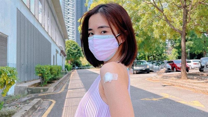 女星打完AZ躺3天　嘆：痛到像在燒