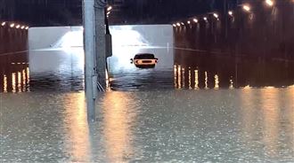 新／生死一瞬間！自小客地下道遭滅頂