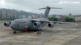 吳釗燮，酈英傑，美軍C17全球霸王III運輸機落於松山機場