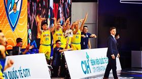 ▲PLG新北國王總教練萊恩（Ryan Marchand）上季在越南執教。（圖／翻攝自萊恩推特）