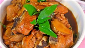 三杯雞，圖/痞客邦部落格「阿醜的吃喝玩樂」提供。