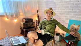 王少偉平常喜歡宅在家裡。（圖/建印娛樂提供）