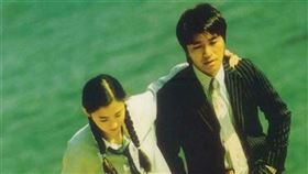 張柏芝18歲被周星馳相中演出《喜劇之王》(翻攝自張柏芝工作室微博)