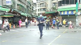 侯友宜防疫卡關？議員批淪口號市長