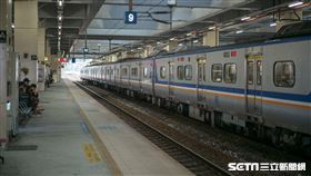 區間車(記者陳弋攝影)