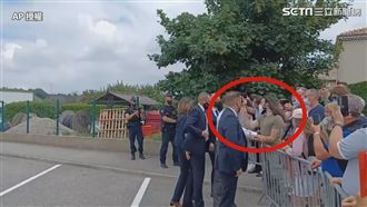 當眾狠甩馬克宏巴掌！2涉案男下場曝