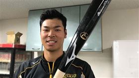 ▲阪神虎大砲新人佐藤輝明。（圖／取自阪神虎官方臉書）