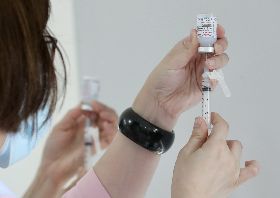 新北配發莫德納疫苗  醫護人員優先施