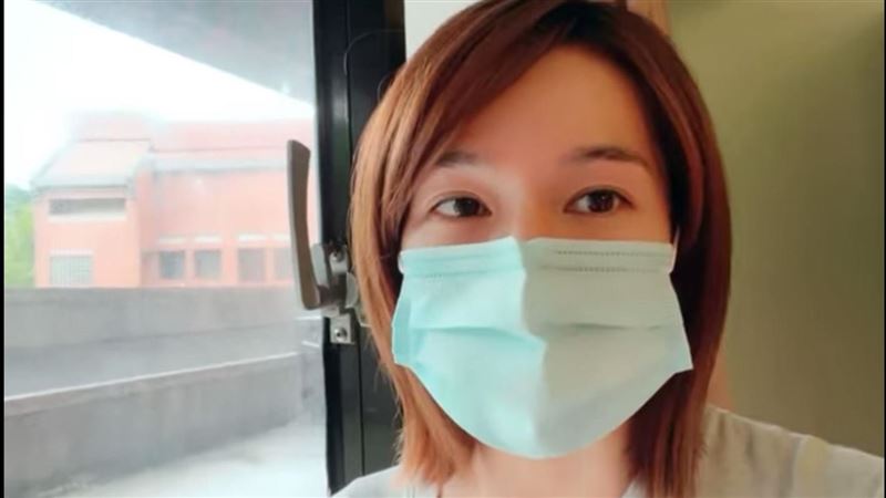 美女主播戰勝新冠病毒　與兒子急返家