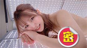 拉斐爾經常與許多日本頂尖酒店小姐合拍影片。（圖／翻攝自拉斐爾IG）