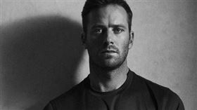 艾米漢默驚爆吃人癖好，形象重創（圖／ 翻攝自艾米漢默instagram）