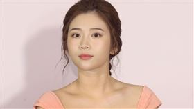 鄭家純（雞排妹）大方談女性私密處 ，不排除做陰道緊縮術。（記者邱榮吉/攝影）           