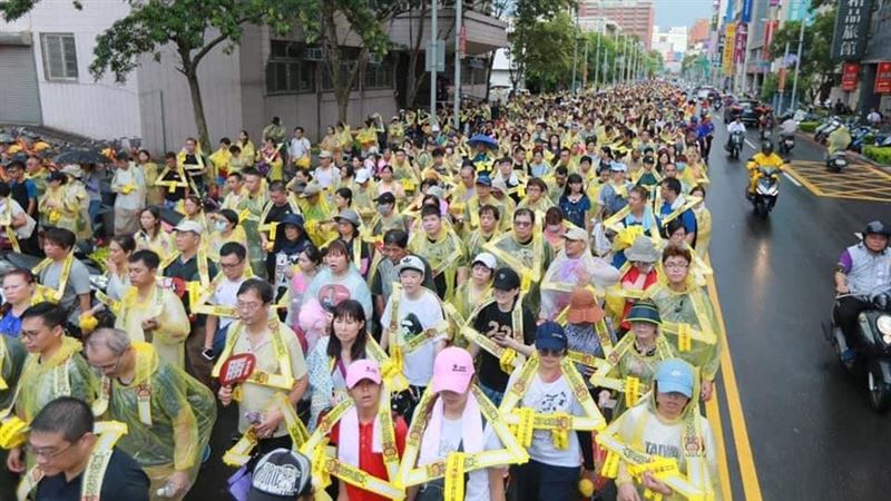 城隍爺同意！新竹中元節「夯枷」喊卡